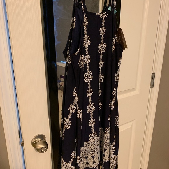 Brand new adorable dress - Picture 2 of 3